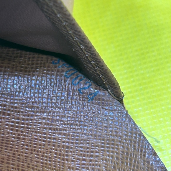 Louis Vuitton Monogram Wallet - Picture 8 of 16